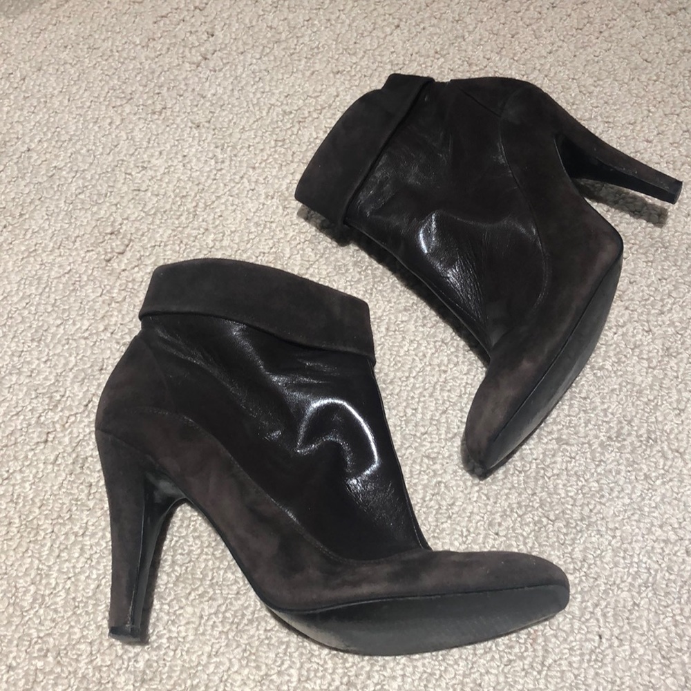 Enzo angiolini brown suede booties